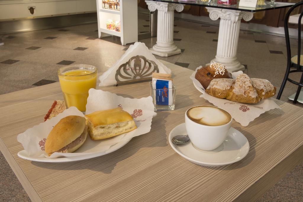 Hotel Porta Mazzini Jesi Zewnętrze zdjęcie